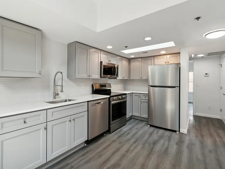 152 Nassau St #22 — Photo 16