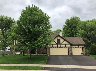16572 Kenning Rd, Eden Prairie, MN 55347