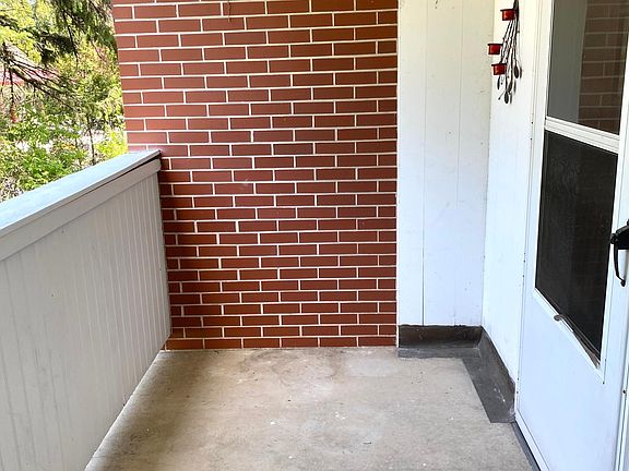 5th image of 3202 Superior Ave #102