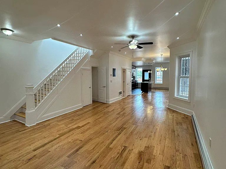 1727 E 93rd St #2 — Photo 3