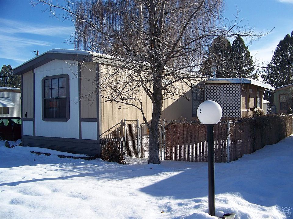2nd image of 400 NW Terrace Ln Unit 3