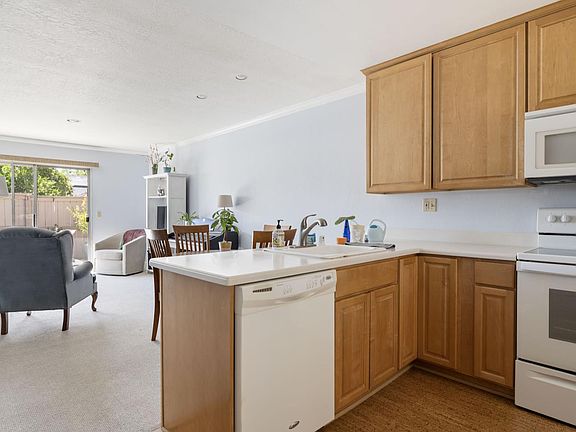 3rd image of 1708 Glenbrook Drive #D