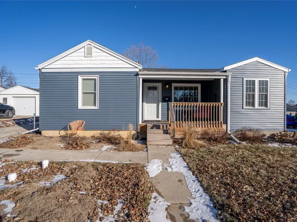512 E 19th St S, Newton, IA 50208