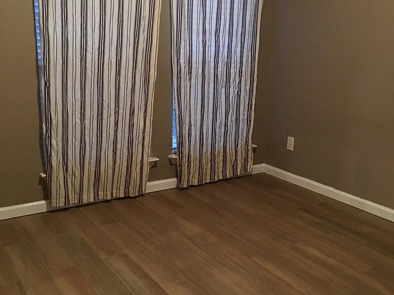 10215 Waterbury Dr — Photo 13