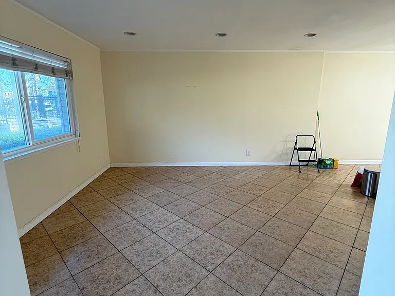 19794 Kingswood Ln — Photo 4