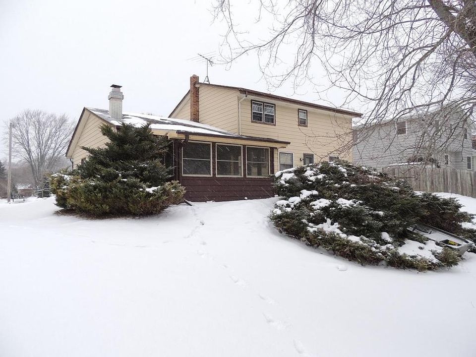 2nd image of 2805 Minot Ln
