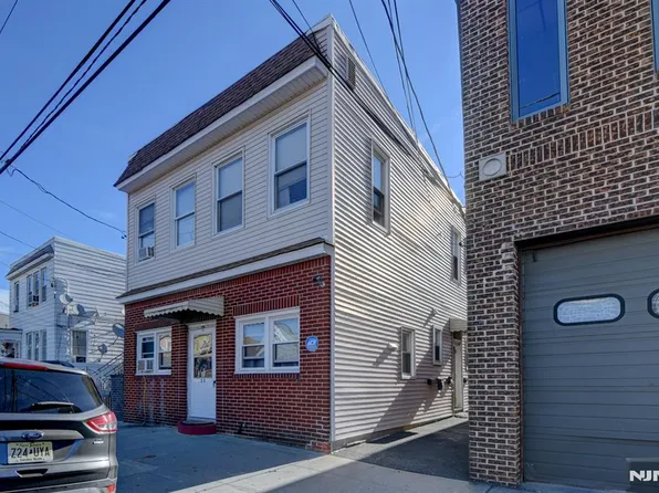 20 Heckel St, Belleville, NJ 07109