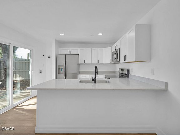 4th image of 959 Harrison St