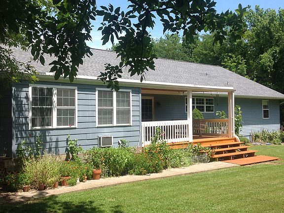 4th image of 8 Blackhawk Dr