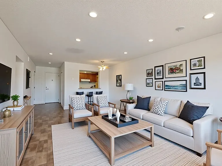 Madeira Flats- Utilities Included! — Photo 19