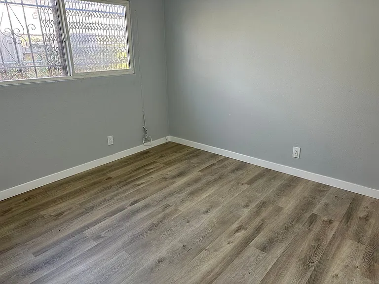 9526 Croesus Ave — Photo 6
