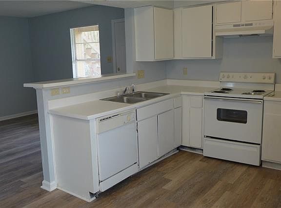 5th image of 1605 Onion Creek Village Dr APT B