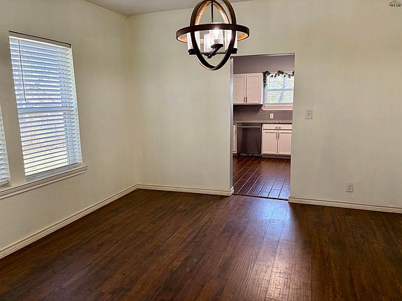 3rd image of 2309 Grant St