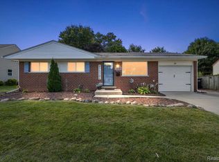 41925 Gainsley Dr, Sterling Heights, MI 48313