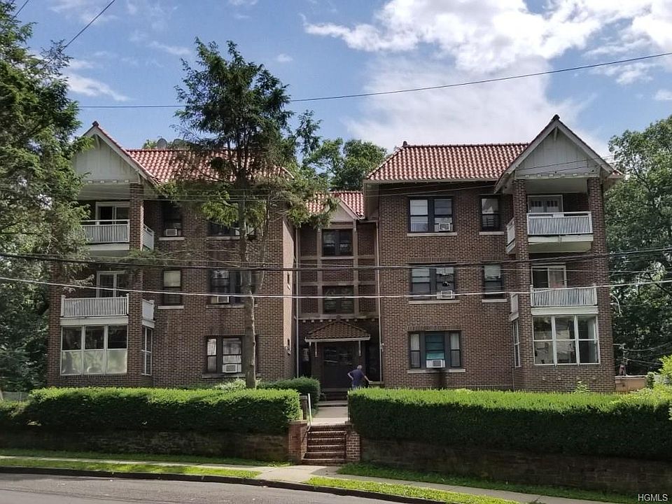 1st image of 120 Caryl Ave
