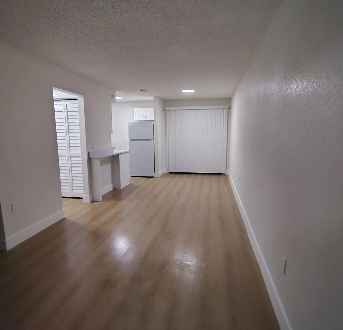 3 bed, 1.5 bath, 925 sqft, $1,400 — Photo 2