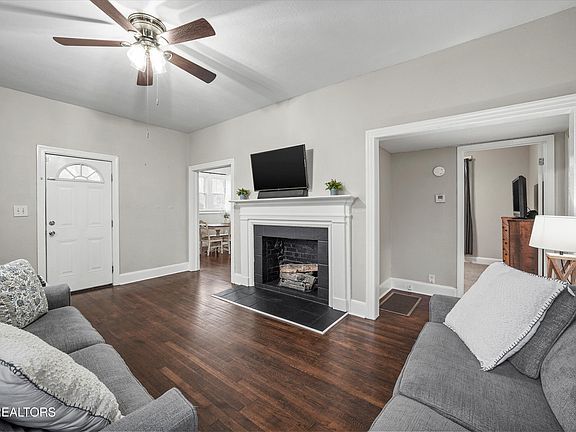 5th image of 925 Barnabas St