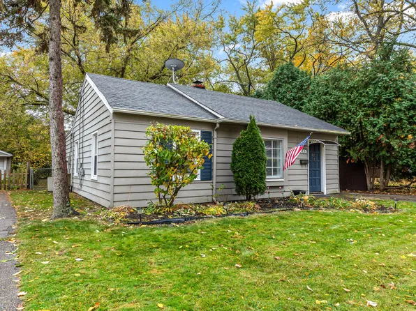 3137 Warick Rd, Royal Oak, MI 48073