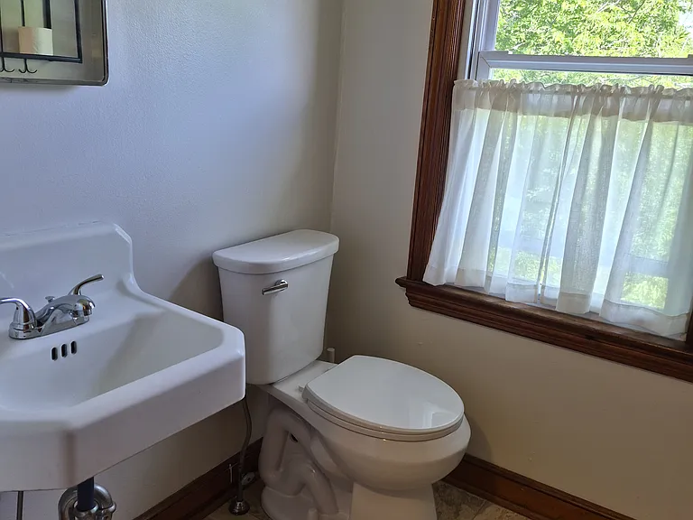401 William St — Photo 11