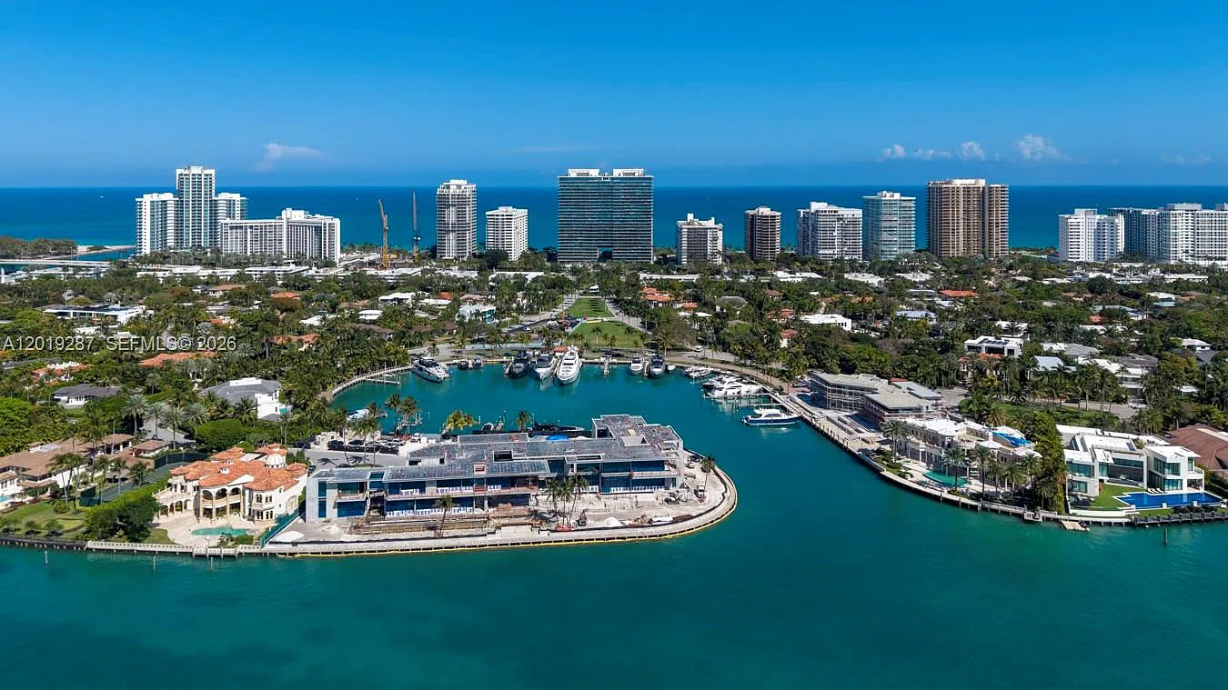 Bay Harbor Island — Photo 1
