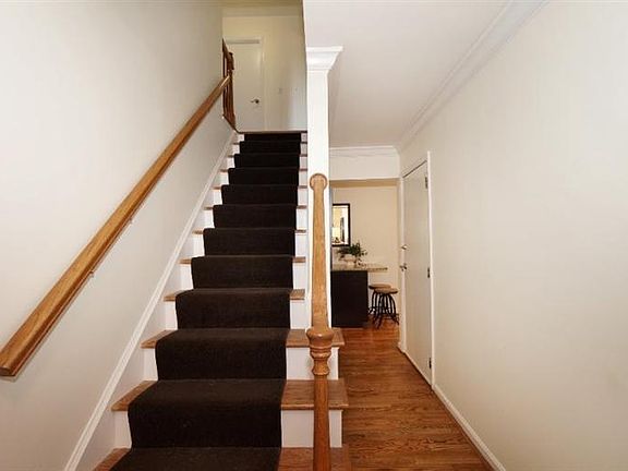 4th image of 10005 Tollgate Ln