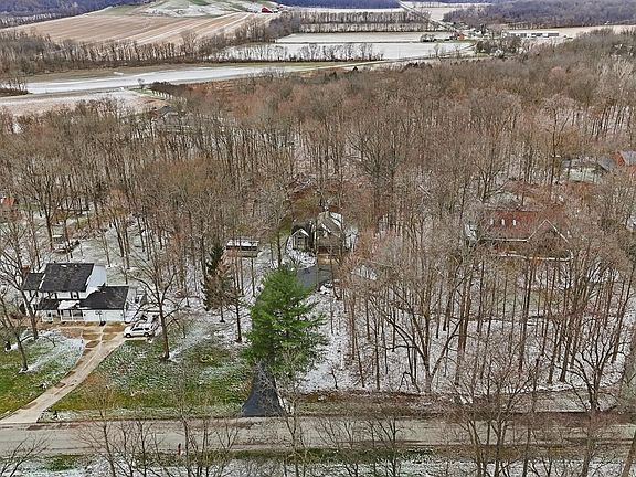 2nd image of 180 Country Rd