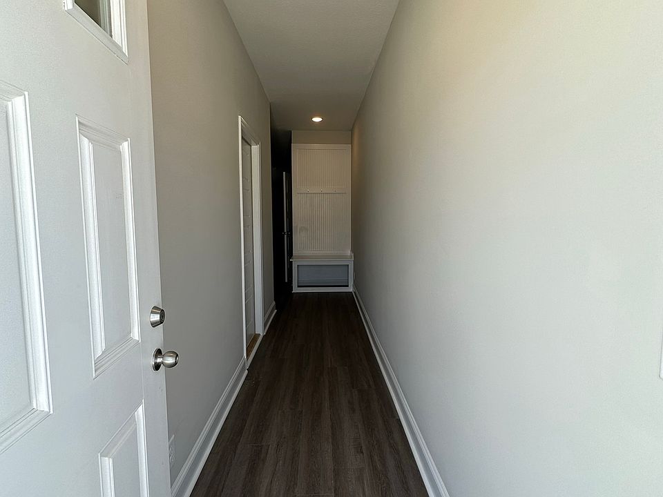 1st image of 208 Drayton Dr