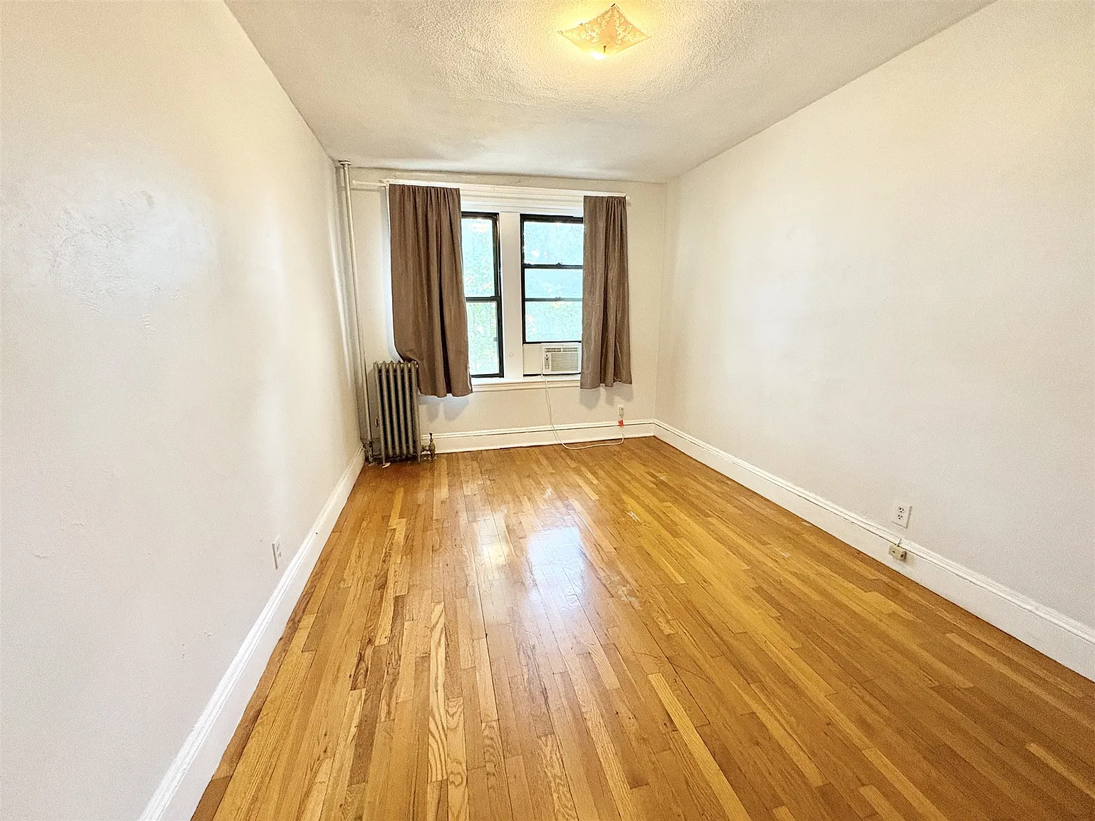 1 bed, 500 sqft, $2,400 — Photo 3