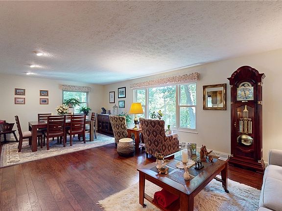5th image of 532 Alandale Dr