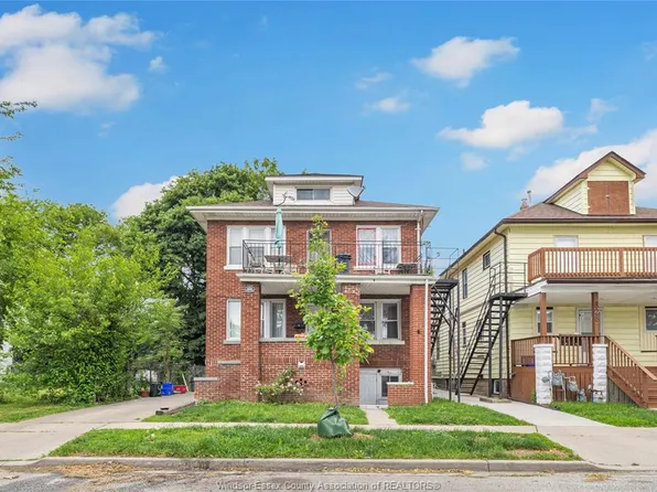 826 Jos Janisse Ave, Windsor, ON N8Y 3A8