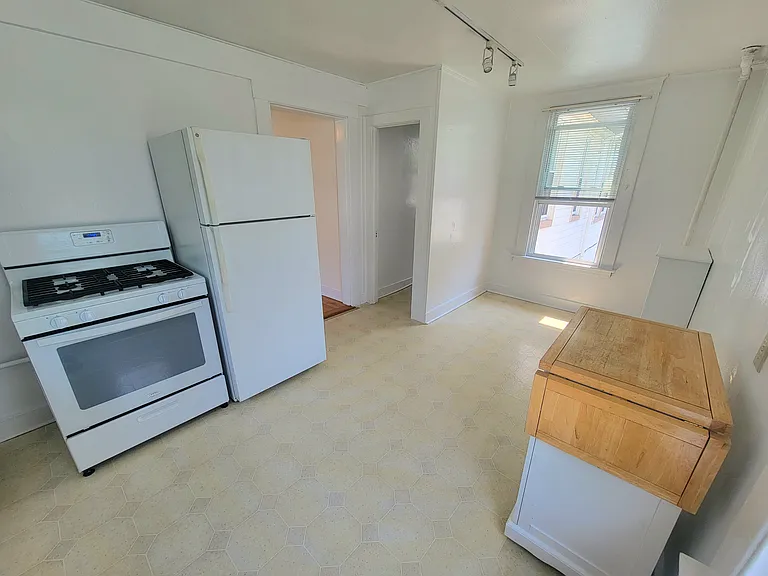 60 Hawley Ave #6 — Photo 4