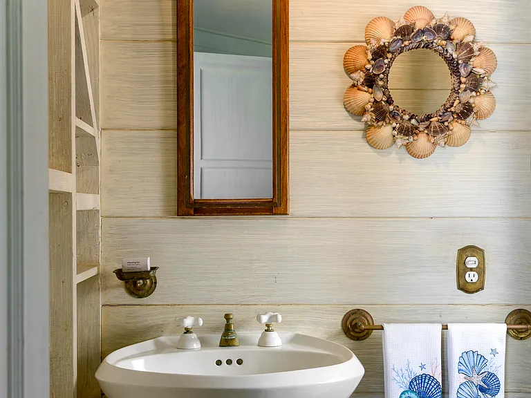 Powder bath.
