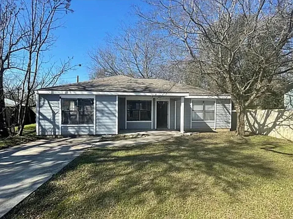 1605 Post Rd