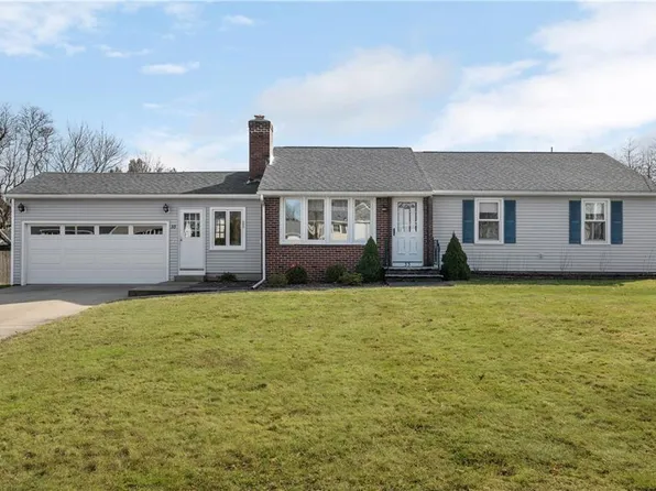 33 Owen Dr, Cumberland, RI 02864