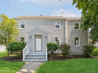 76 Plymouth St, Stratford, CT 06614