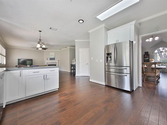 4th image of 6302 Townsgate Cir