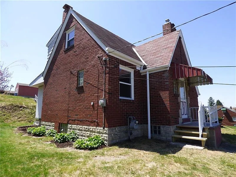 570 Stephen St photo 1
