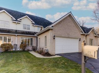 1132 Pine Oaks Cir #1132, Lake Forest, IL 60045