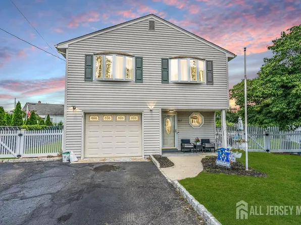 557 Howard Ave, Middlesex, NJ 08846