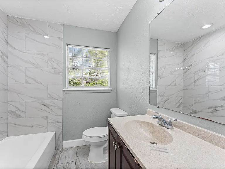 721 Champs St — Photo 4