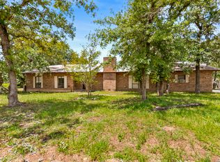 1882 DEER TRL, Floresville, TX 78114