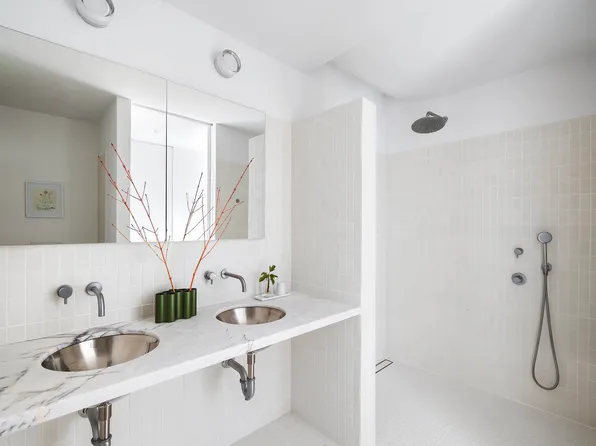 450 Warren Street image 13 of 19