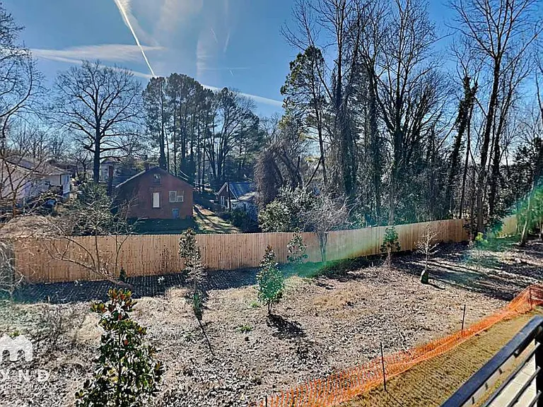 586 W End Dr — Photo 16