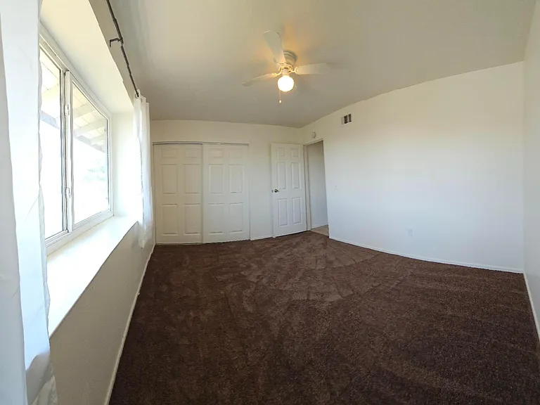 2272 Toluca Dr — Photo 25