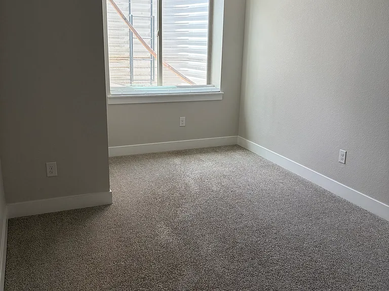 1407 Rogers Ct — Photo 43
