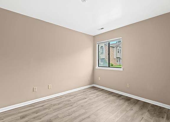 4th image of 42453 Lilley Pointe Dr