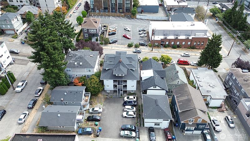 4th image of 819 6th Avenue N