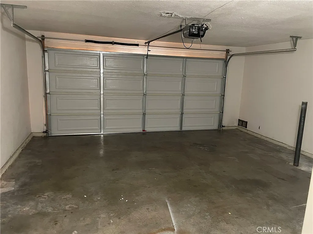 2 bed, 1.5 bath, 1000 sqft, $1,950 — Photo 4