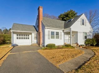 21 Sheldon Ave, Easthampton, MA 01027