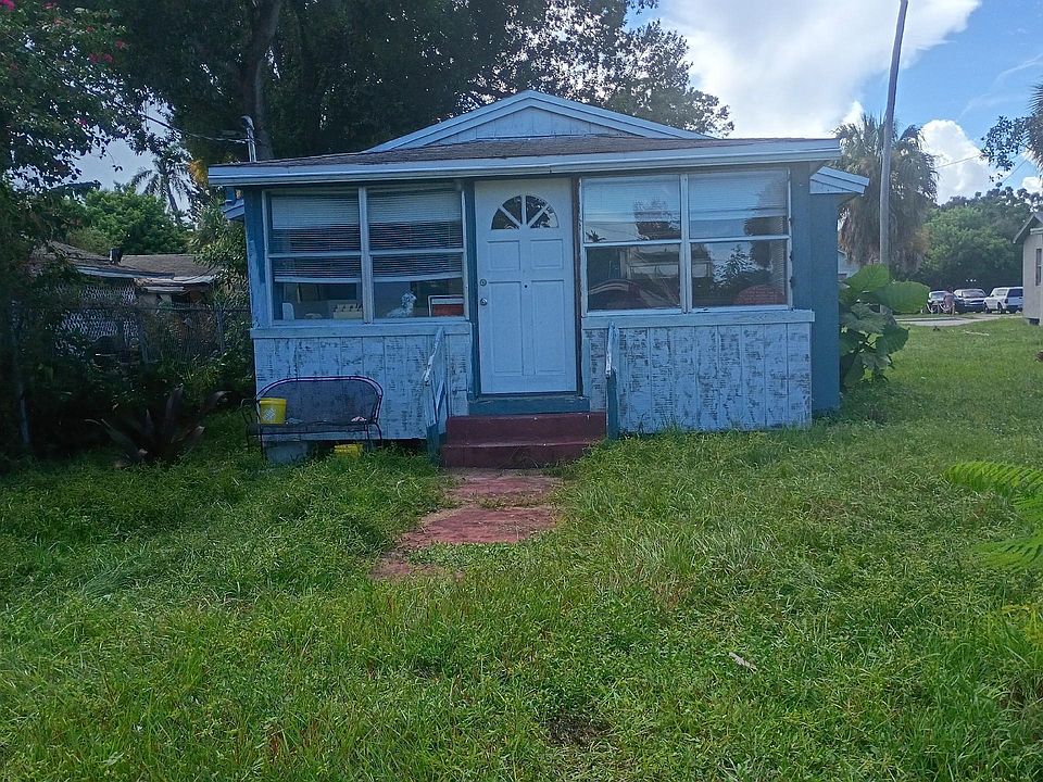 1st image of 703 Dundas Court
